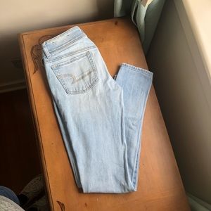 American Eagle Ripped Knee Light Wash Skinny Jeans